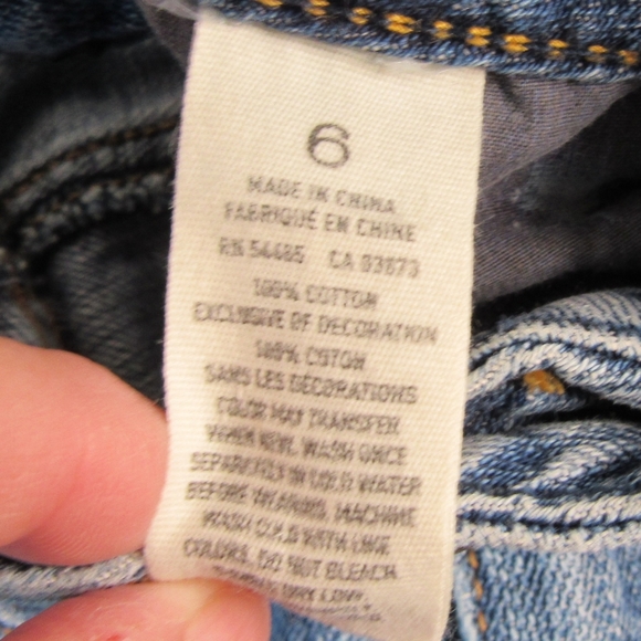 American Eagle Destroyed Blue Jean Shorts Size 6 - Picture 7 of 8